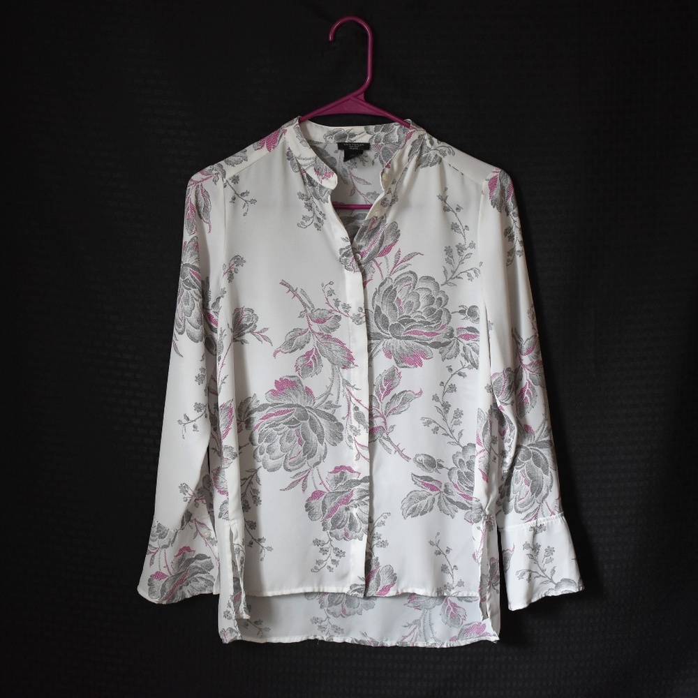 Ann Taylor Floral blouse 🎉HP🎉